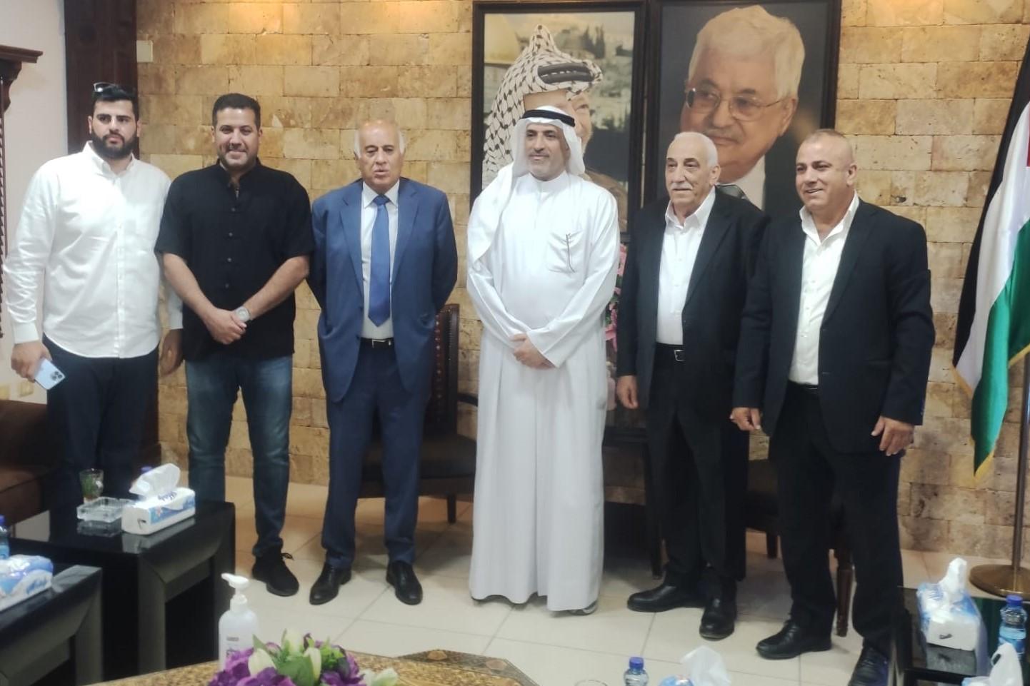 استقبله ماجد فرج وجبريل الرجوب.. وفد كويتي يصل فلسطين