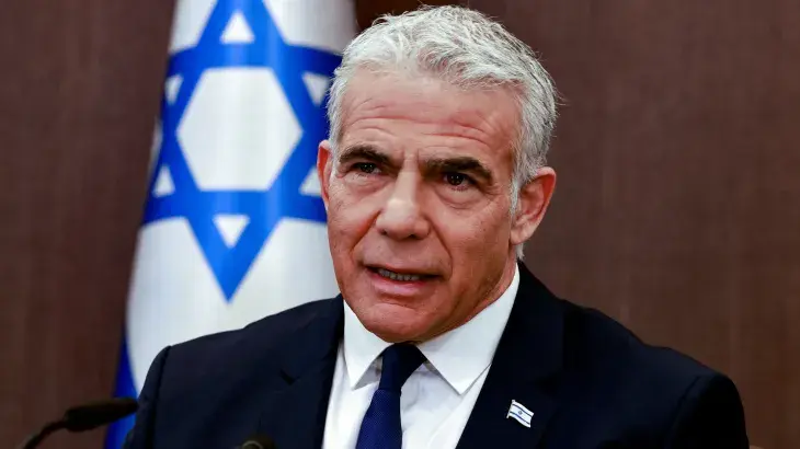 لابيد: اقترحت على نتنياهو تسليم غزة لمصر بدلا من احتلالها