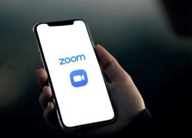 بعد انتشار واسع.. "زوم" متّهمة بتعطيل مكالمات المستخدمين ونقل بياناتهم!